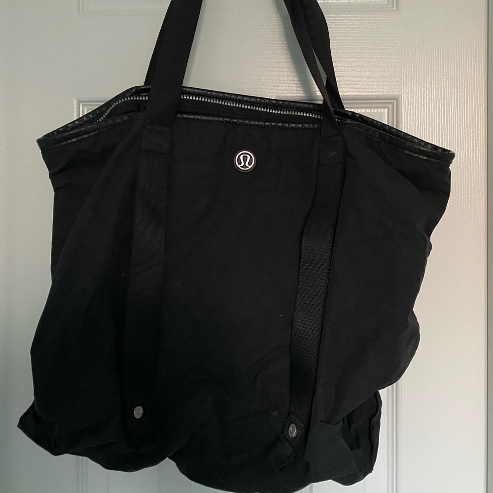 Lululemon summer lovin’ tote